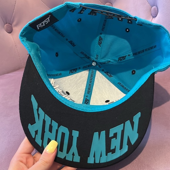 Authentic NY SnapBack - Picture 4 of 4